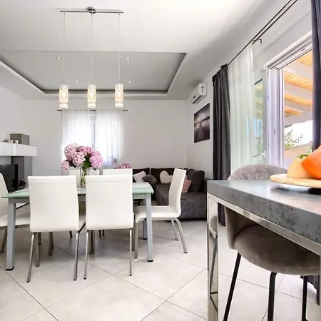 Emily * מדולין